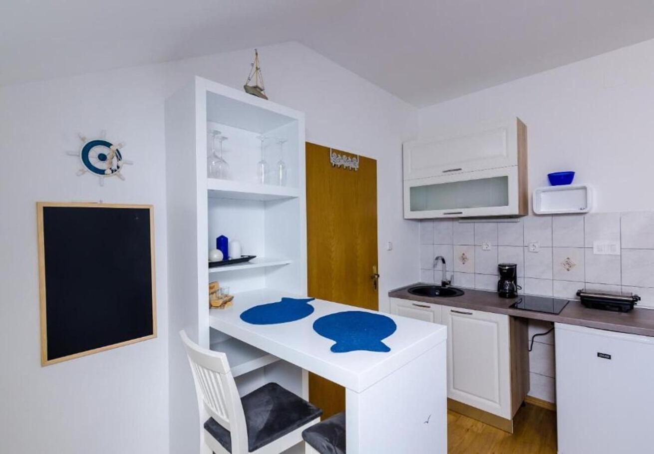 Apartments Ante - With Pool ツァヴタット エクステリア 写真