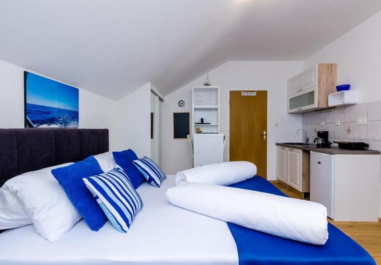 Apartments Ante - With Pool ツァヴタット エクステリア 写真