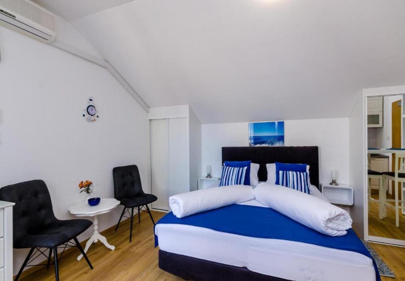 Apartments Ante - With Pool ツァヴタット エクステリア 写真